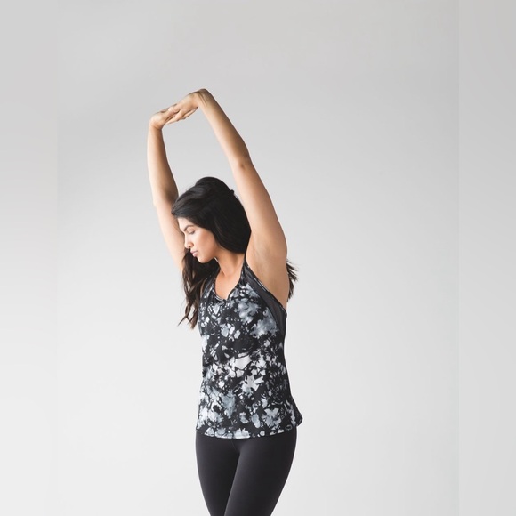 Lululemon •  Sunshine Salutation Tank • Dusk Dye White Black / Black - Picture 5 of 10